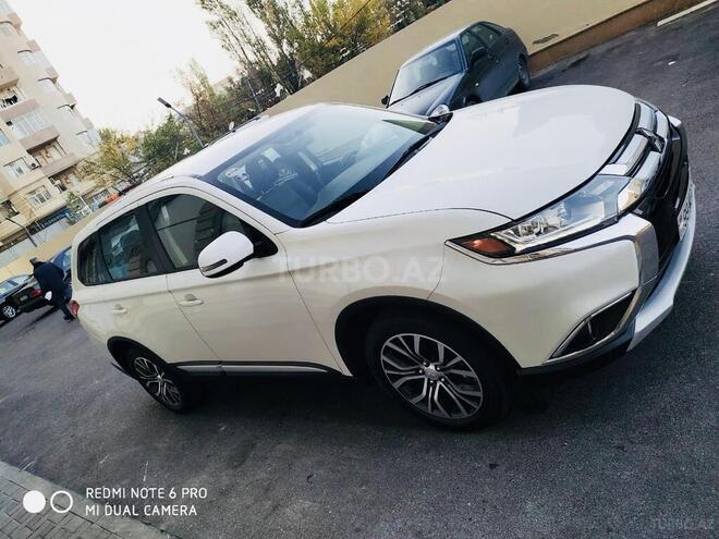 Mitsubishi Outlander 2016, 57,500 km - 2.4 л - Bakı