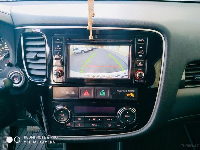 Mitsubishi Outlander 2016, 57,500 km - 2.4 л - Bakı