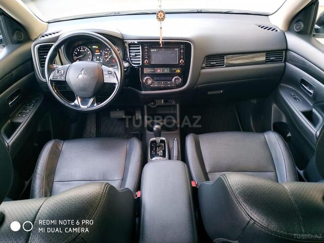 Mitsubishi Outlander 2016, 57,500 km - 2.4 л - Bakı
