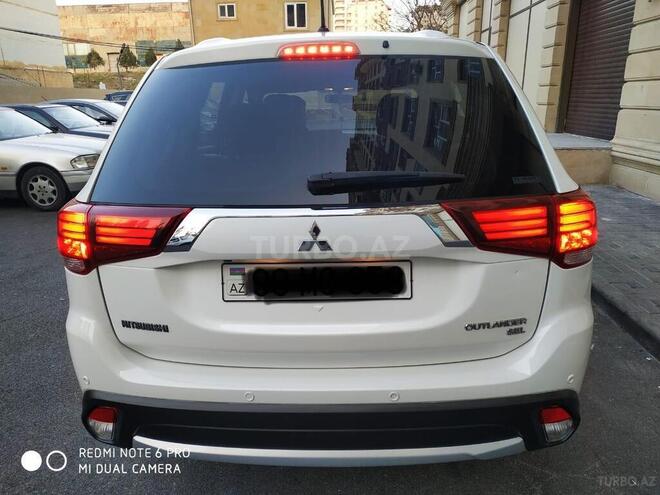 Mitsubishi Outlander 2016, 57,500 km - 2.4 л - Bakı