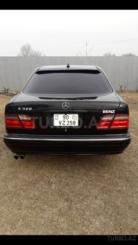 Mercedes E 320 2001, 185,603 km - 3.2 л - İmişli