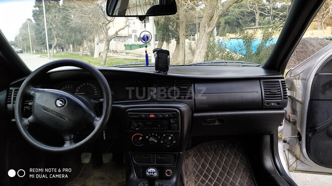 Opel Vectra 1999, 290,000 km - 1.8 l - Bakı