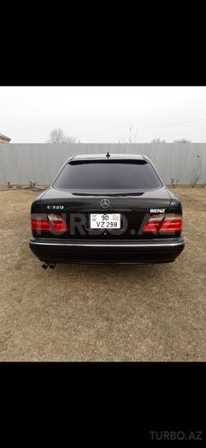 Mercedes E 320 2001, 185,709 km - 3.2 l - İmişli