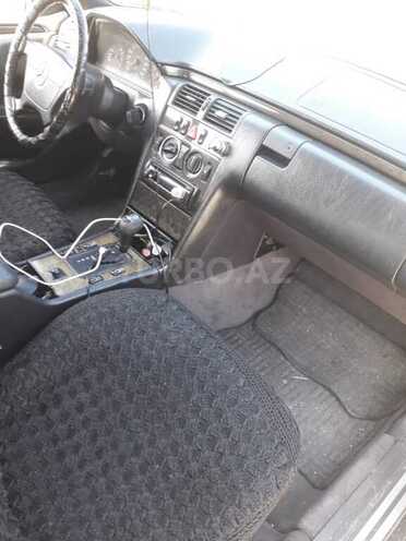 Mercedes E 230 1997, 320,000 km - 2.3 л - Bakı