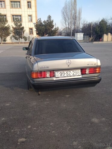 Mercedes 190 1990, 300,000 km - 2.0 л - Ucar