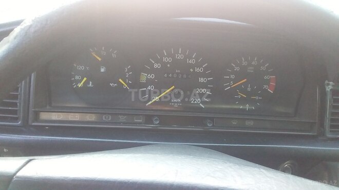 Mercedes 190 1990, 440,258 km - 0.2 л - Xudat