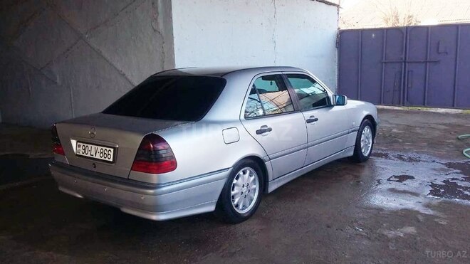 Mercedes C 220 1999, 370,000 km - 2.2 l - Biləsuvar