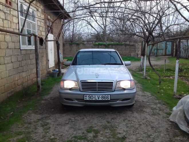 Mercedes C 220 1999, 370,000 km - 2.2 l - Biləsuvar