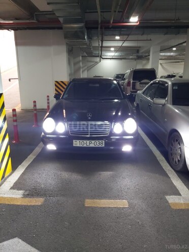 Mercedes E 240 1998, 180,600 km - 2.4 л - Bakı