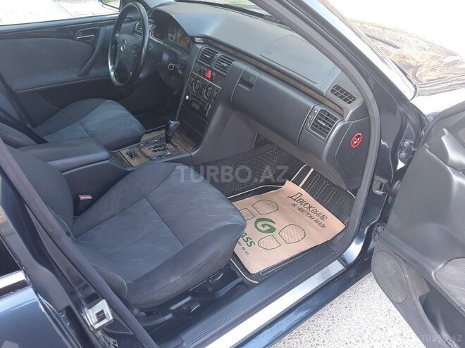 Mercedes E 270 1999, 338,000 km - 2.7 l - Bakı