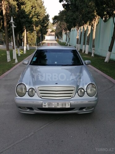 Mercedes E 240 2000, 287,000 km - 2.4 l - Bakı