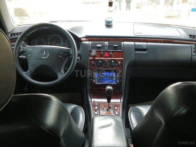 Mercedes E 240 2000, 287,000 km - 2.4 l - Bakı