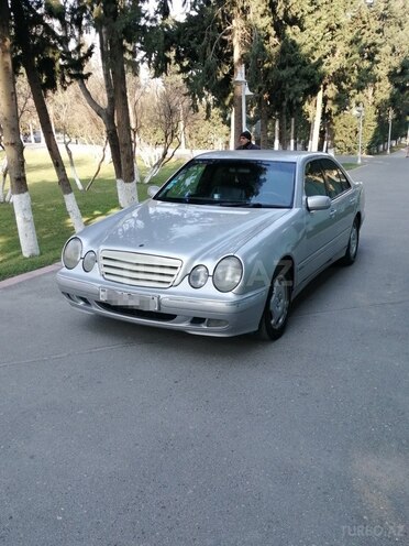 Mercedes E 240 2000, 287,000 km - 2.4 l - Bakı
