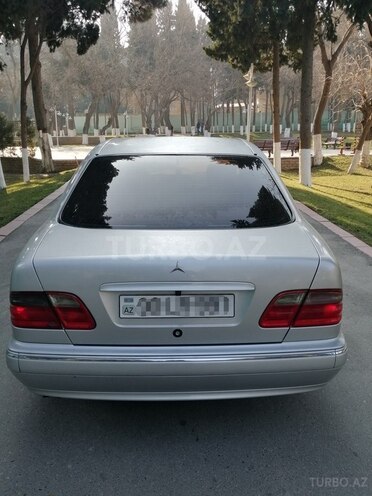 Mercedes E 240 2000, 287,000 km - 2.4 l - Bakı