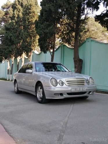 Mercedes E 240 2000, 287,000 km - 2.4 l - Bakı