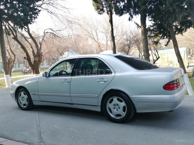Mercedes E 240 2000, 287,000 km - 2.4 l - Bakı