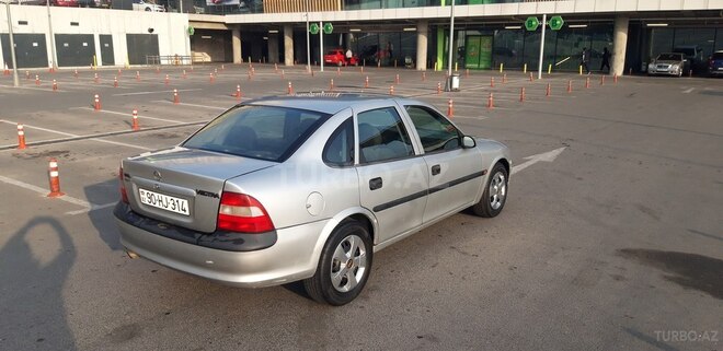 Opel Vectra 1996, 350,000 km - 1.6 l - Gəncə