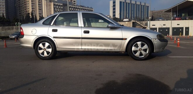 Opel Vectra 1996, 350,000 km - 1.6 l - Gəncə