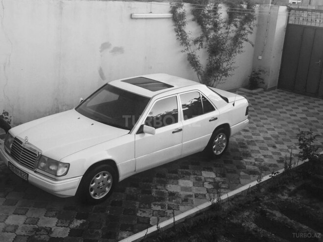 Mercedes E 200 1993, 378,000 km - 2.0 l - Bakı