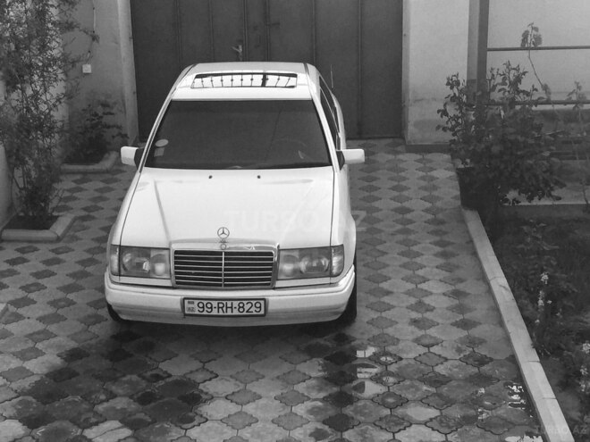 Mercedes E 200 1993, 378,000 km - 2.0 l - Bakı