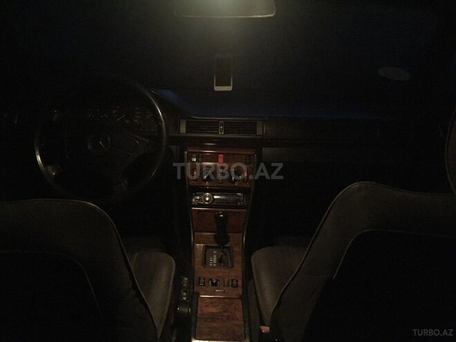 Mercedes E 200 1993, 378,000 km - 2.0 l - Bakı