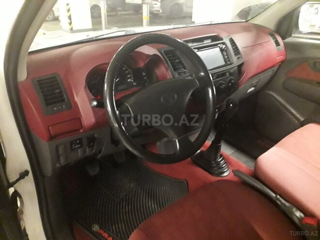 Toyota Hilux 2012, 113,000 km - 2.0 l - Bakı