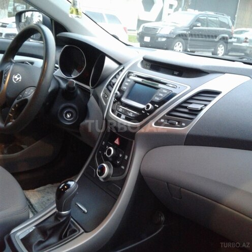 Hyundai Elantra 2015, 82,500 km - 1.8 l - Bakı