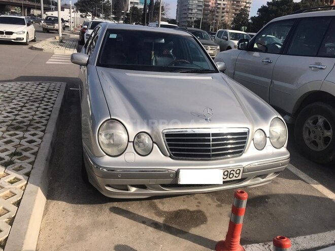 Mercedes E 240 2001, 212,460 km - 2.4 l - Bakı