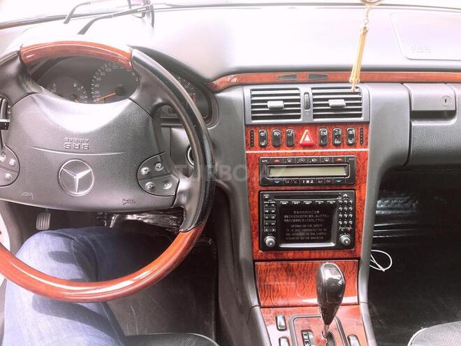 Mercedes E 240 2001, 212,460 km - 2.4 l - Bakı