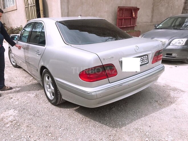 Mercedes E 240 2001, 212,460 km - 2.4 l - Bakı
