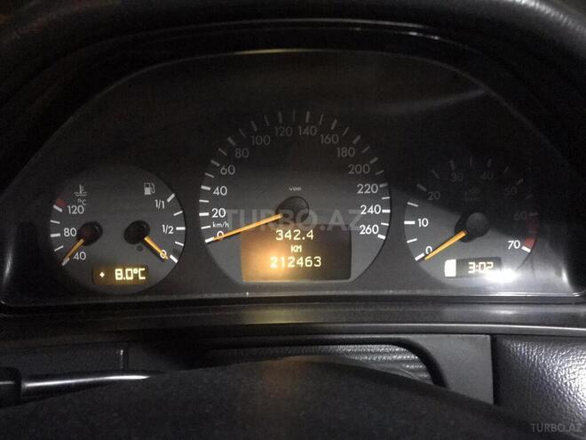 Mercedes E 240 2001, 212,460 km - 2.4 l - Bakı