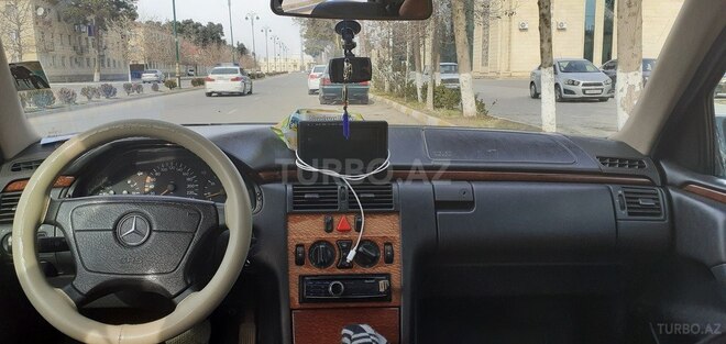 Mercedes E 220 1998, 490,000 km - 2.2 l - İmişli