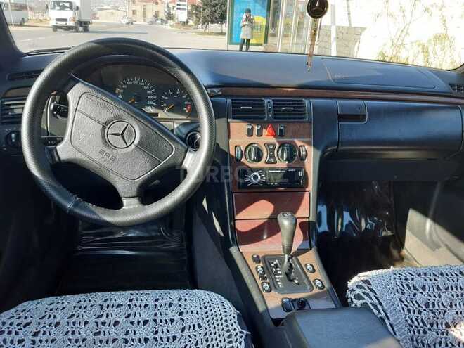 Mercedes E 240 1998, 221,200 km - 2.4 l - Bakı