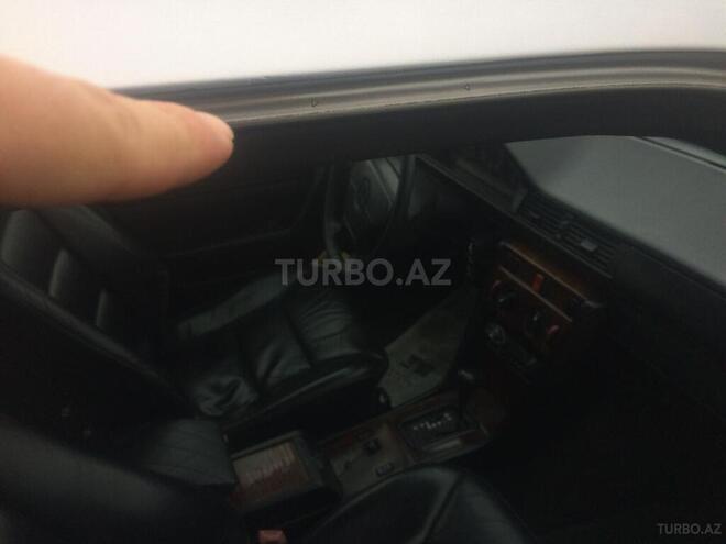 Mercedes E 280 1993, 402,000 km - 2.8 l - Sumqayıt