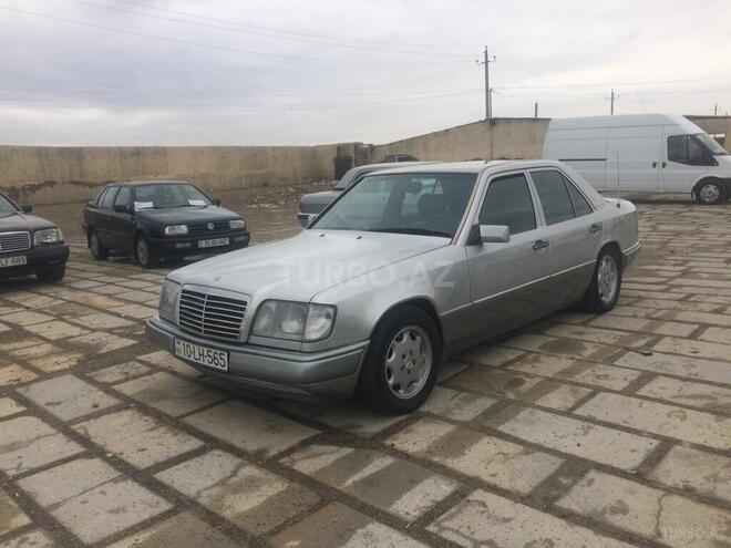 Mercedes E 280 1993, 402,000 km - 2.8 l - Sumqayıt