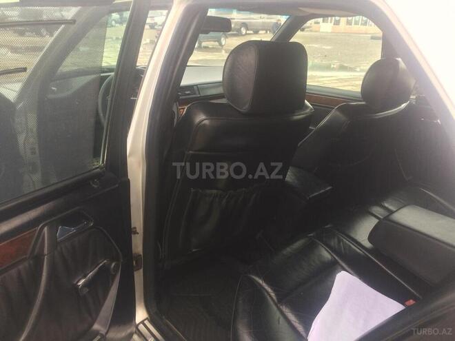 Mercedes E 280 1993, 402,000 km - 2.8 l - Sumqayıt