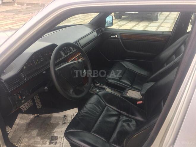 Mercedes E 280 1993, 402,000 km - 2.8 l - Sumqayıt