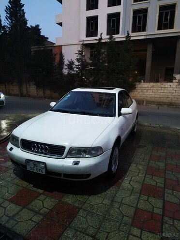 Audi A4 2001, 60,000 km - 1.8 l - Bakı