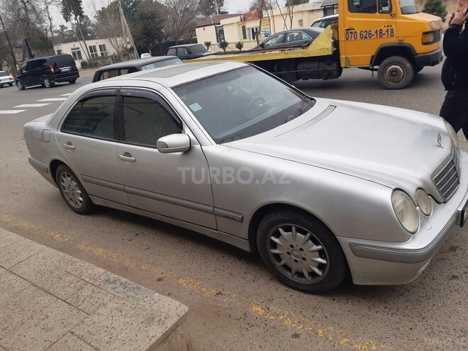 Mercedes E 220 2000, 350,000 km - 2.2 l - Şirvan