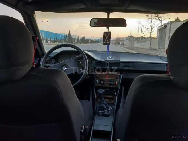 Mercedes E 260 1986, 300,000 km - 2.6 l - Gəncə