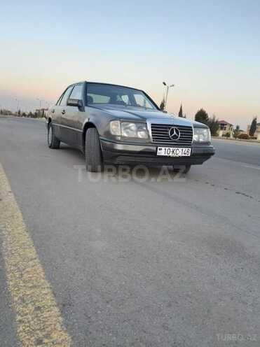 Mercedes E 260 1986, 300,000 km - 2.6 l - Gəncə