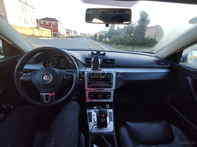Volkswagen Passat 2010, 235,000 km - 2.0 л - Bakı