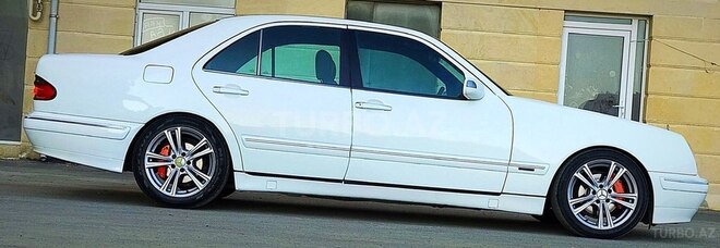 Mercedes E 240 2000, 330,357 km - 2.4 l - Bakı