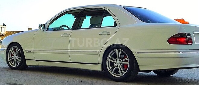 Mercedes E 240 2000, 330,357 km - 2.4 l - Bakı