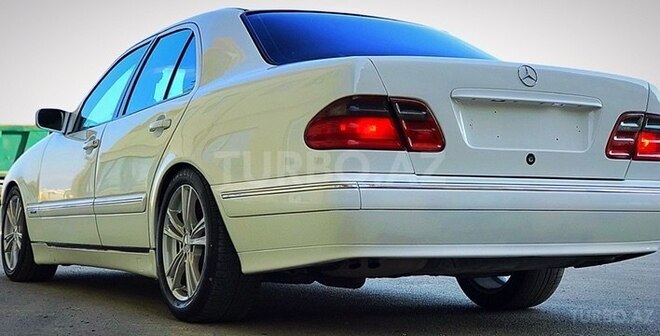 Mercedes E 240 2000, 330,357 km - 2.4 l - Bakı