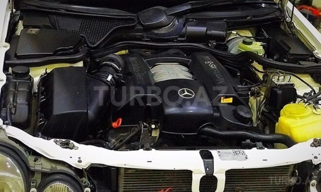 Mercedes E 240 2000, 330,357 km - 2.4 l - Bakı