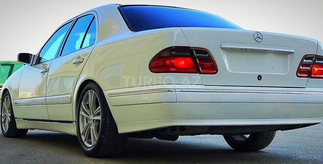 Mercedes E 240 2000, 337,350 km - 2.4 l - Bakı