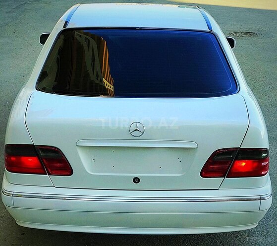 Mercedes E 240 2000, 337,350 km - 2.4 l - Bakı