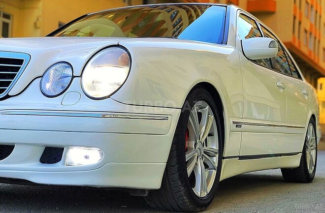 Mercedes E 240 2000, 337,350 km - 2.4 l - Bakı