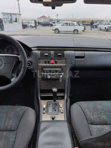Mercedes E 280 1996, 320,000 km - 2.8 l - Bakı